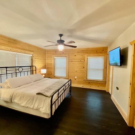 Cabin At Chitt'S Creek Emory Exterior photo