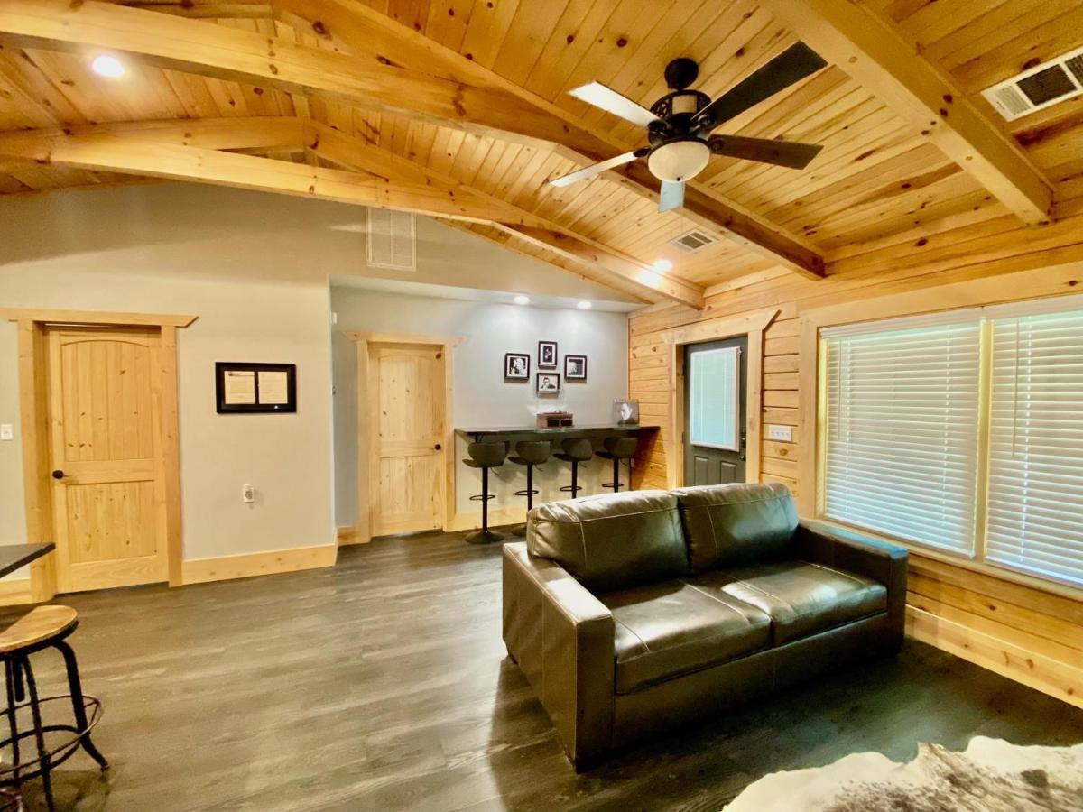 Cabin At Chitt'S Creek Emory Exterior photo